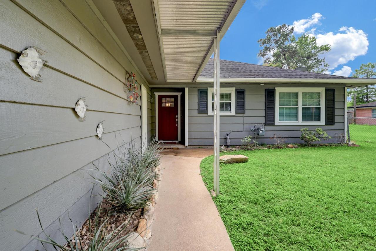 Kingwood Cottage - 10 Mins From Iah - Lake Front همبل المظهر الخارجي الصورة
