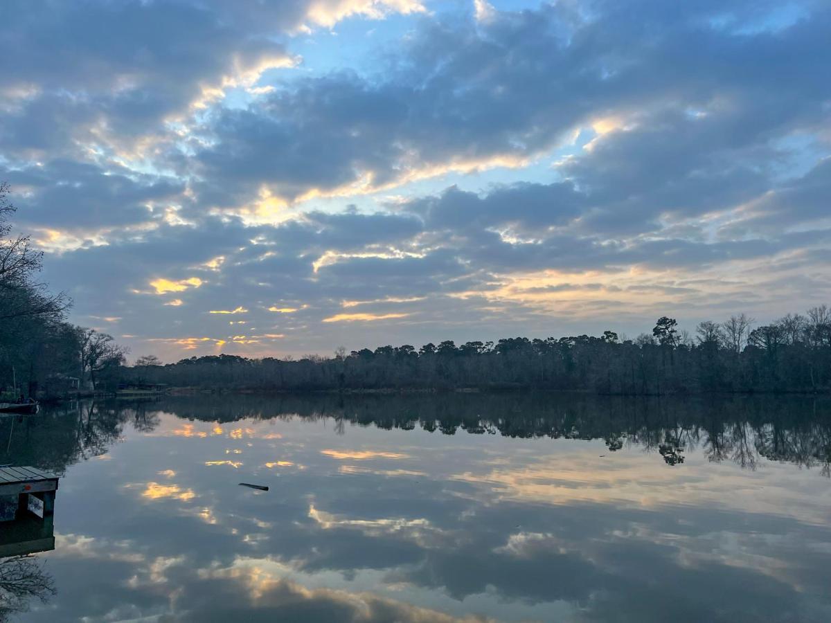 Kingwood Cottage - 10 Mins From Iah - Lake Front همبل المظهر الخارجي الصورة
